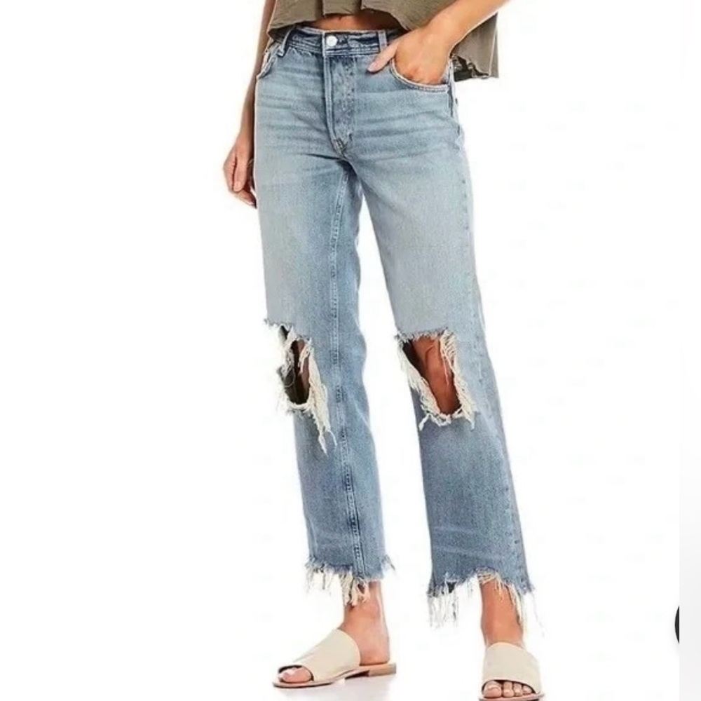 NWT Free People Maggie Straight Leg Jeans
Destroyed. Size 26”